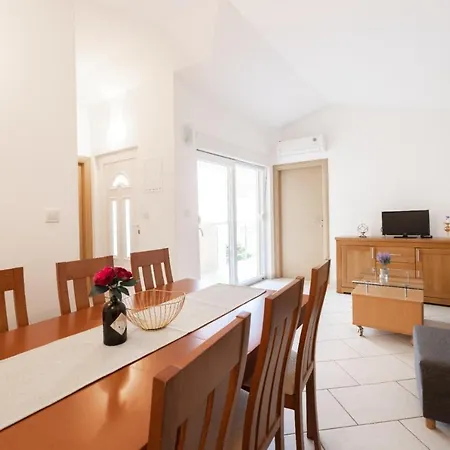 Guest house Lorion