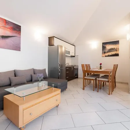 Lorion Guest house