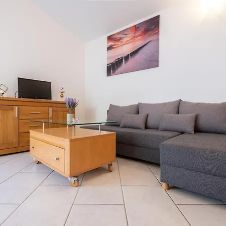 Lorion Guest house *